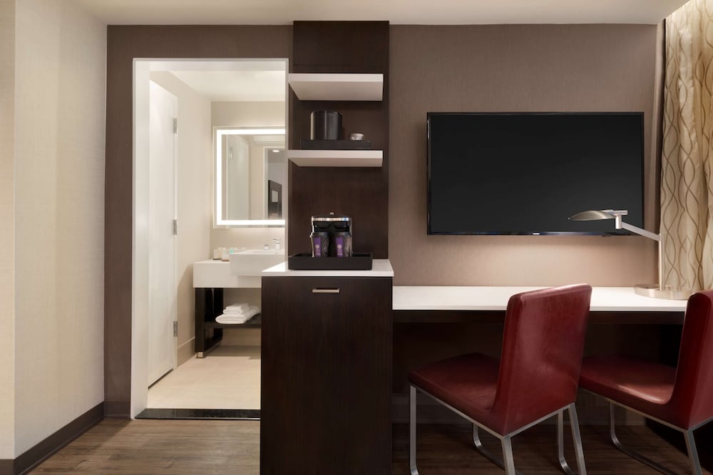 Embassy Suites by Hilton New York Manhattan Times Square 63/79