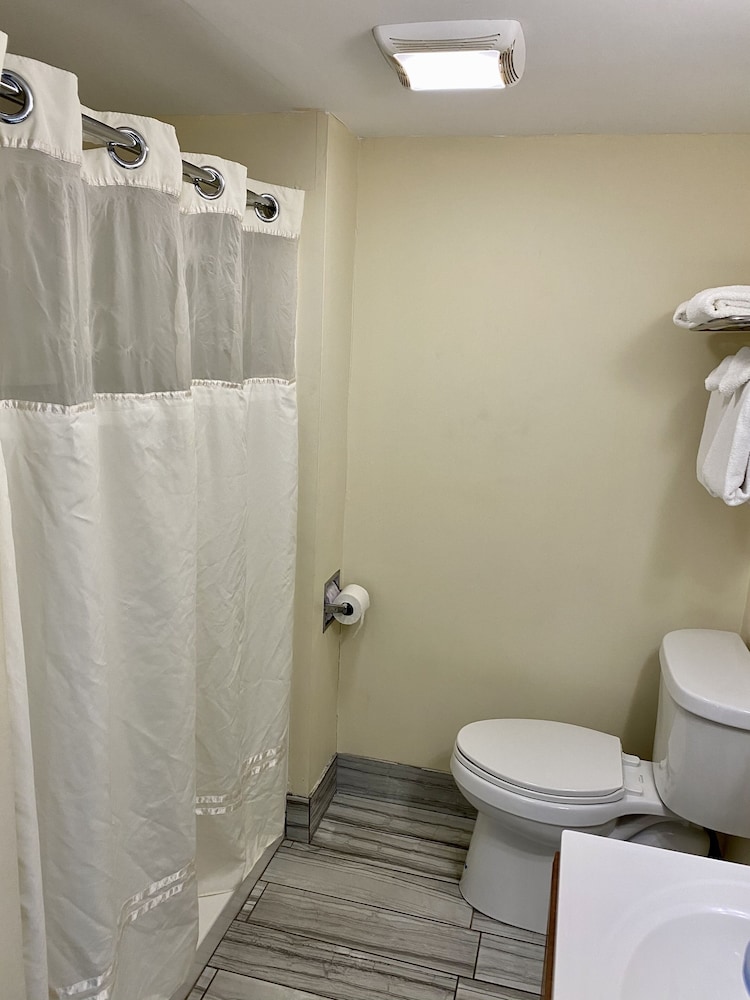 Beacon Inn and Suites 10/40