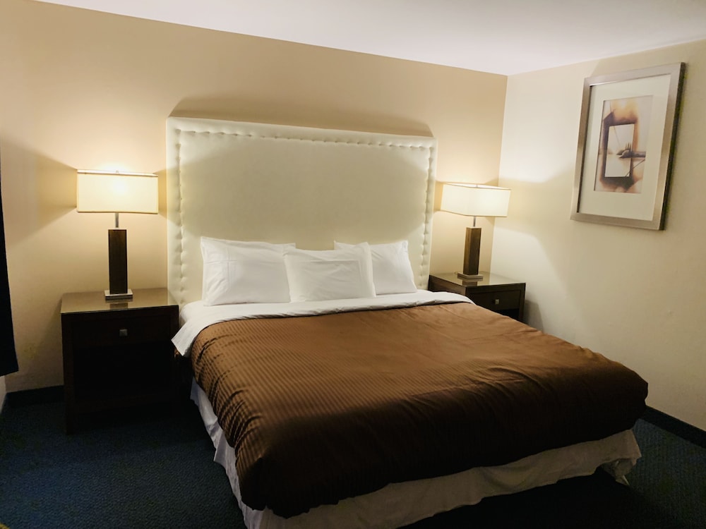 The Universal Inn And Suites 41/67