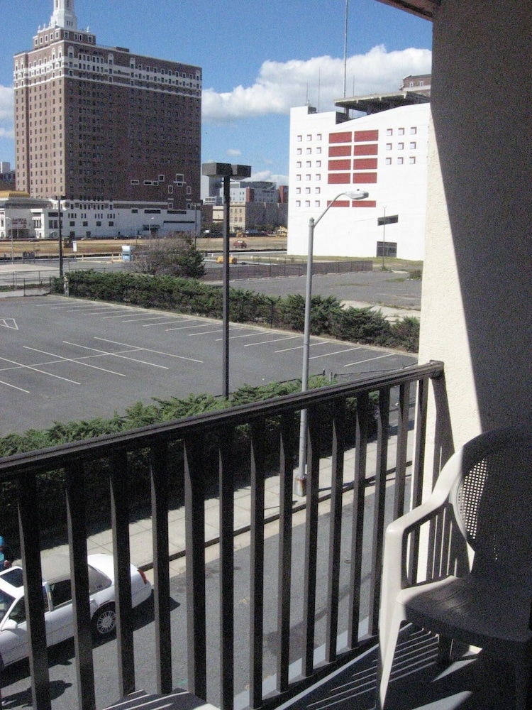 Days Inn By Wyndham Atlantic City Beachblock 5/24