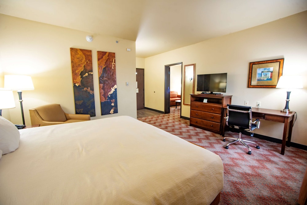 Best Western Plus Cimarron Hotel & Suites 10/41