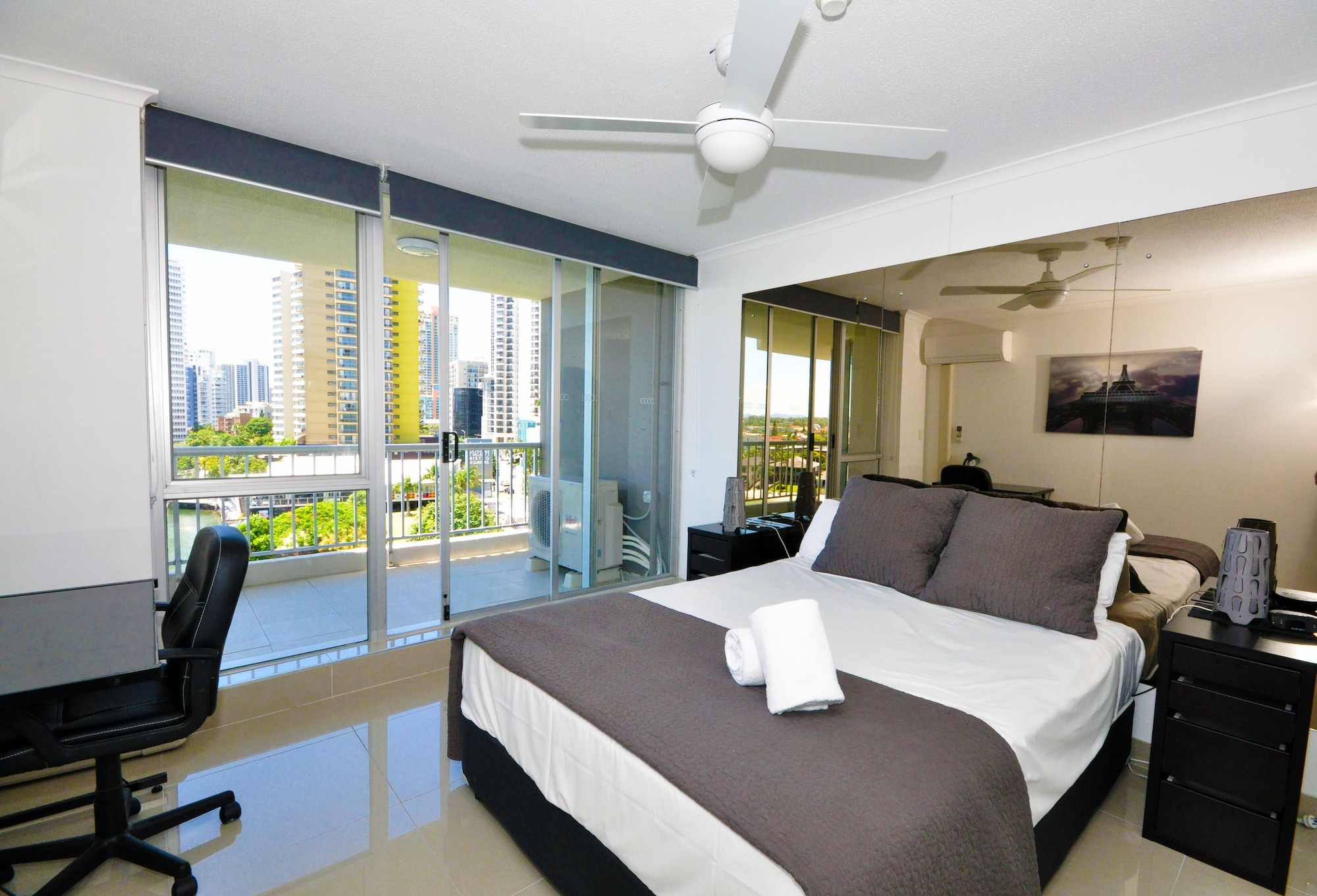 2 BEDROOMS, DELUXE
