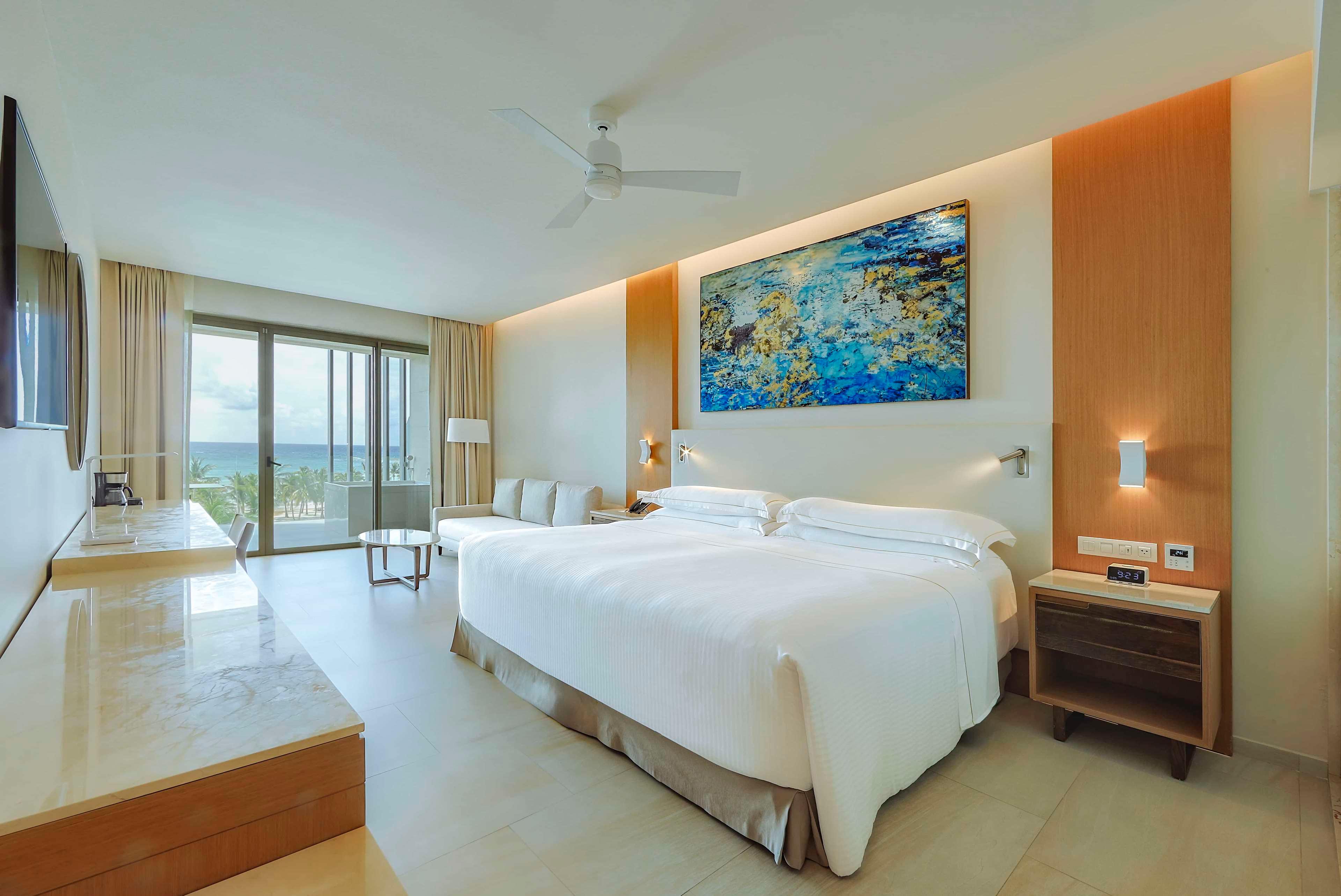 Premium, Junior Suite, King Bed, Ocean Front