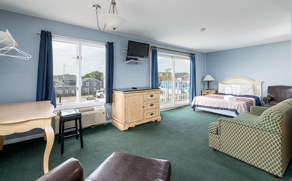 Hotel Charlee Villas By The Beach 37/62