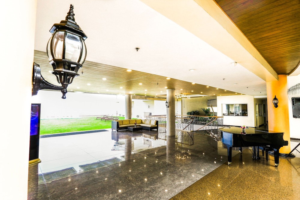The Lake Hotel Tagaytay 3/44
