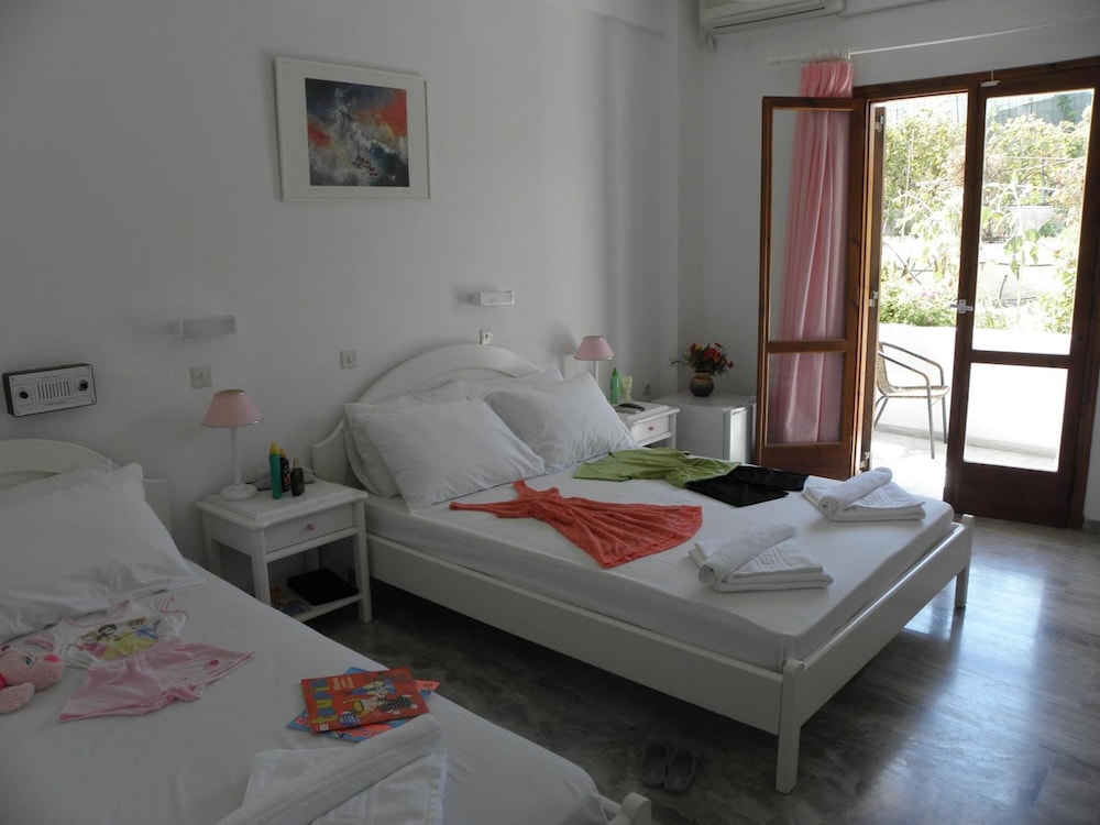 Areti Hotel 7/49