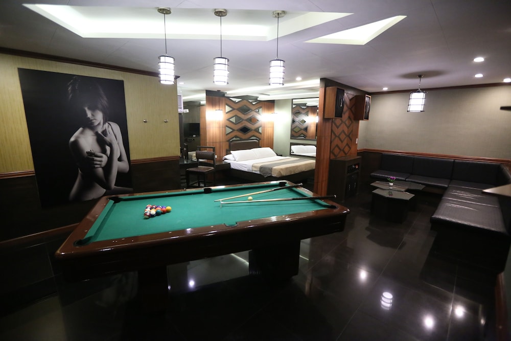 Victoria Court North Edsa 19/35
