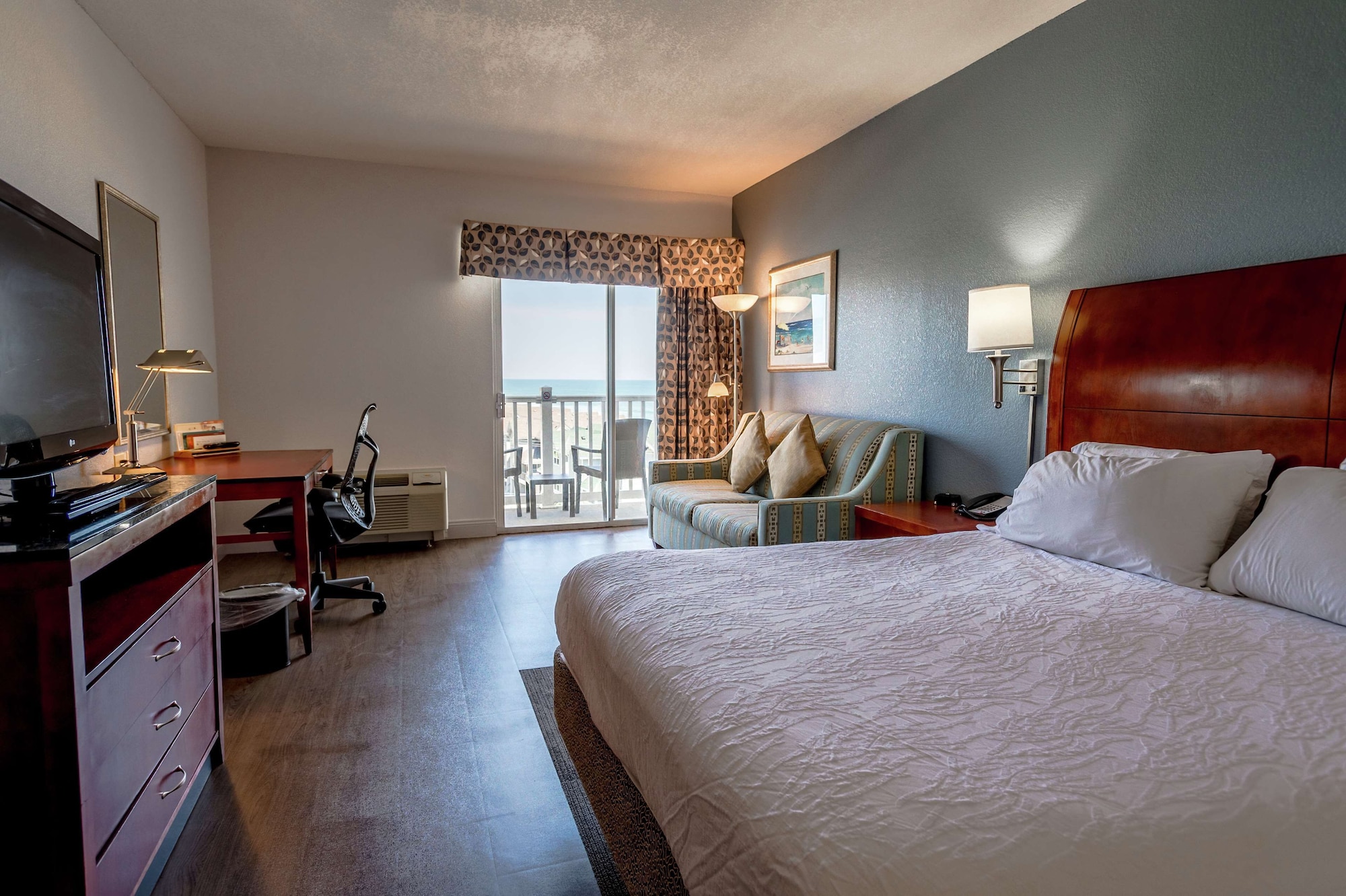 Standard, King Bed, Ocean Front, Sofa, Balcony