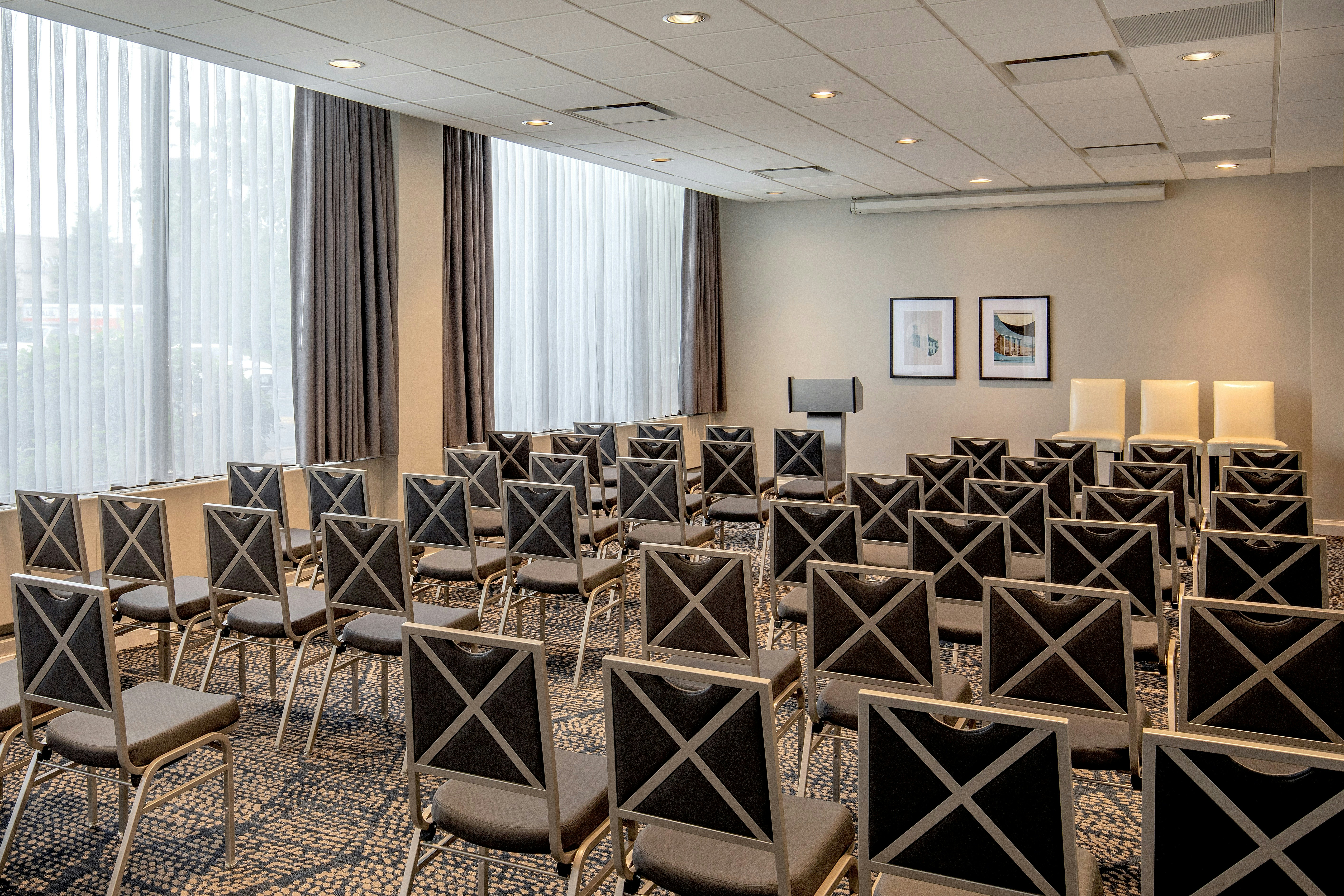 DoubleTree by Hilton Chicago - North Shore Conference Center 35/49