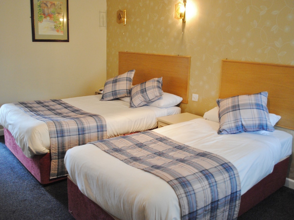 Marsham Arms Coaching Inn Hotel 21/65