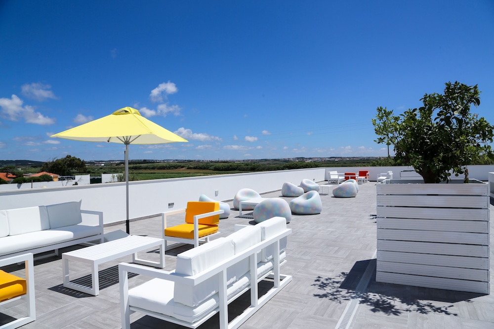 Ride Surf Resort Spa 2/50