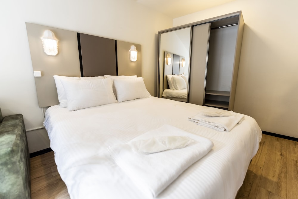 Global Suites Hotel 23/65