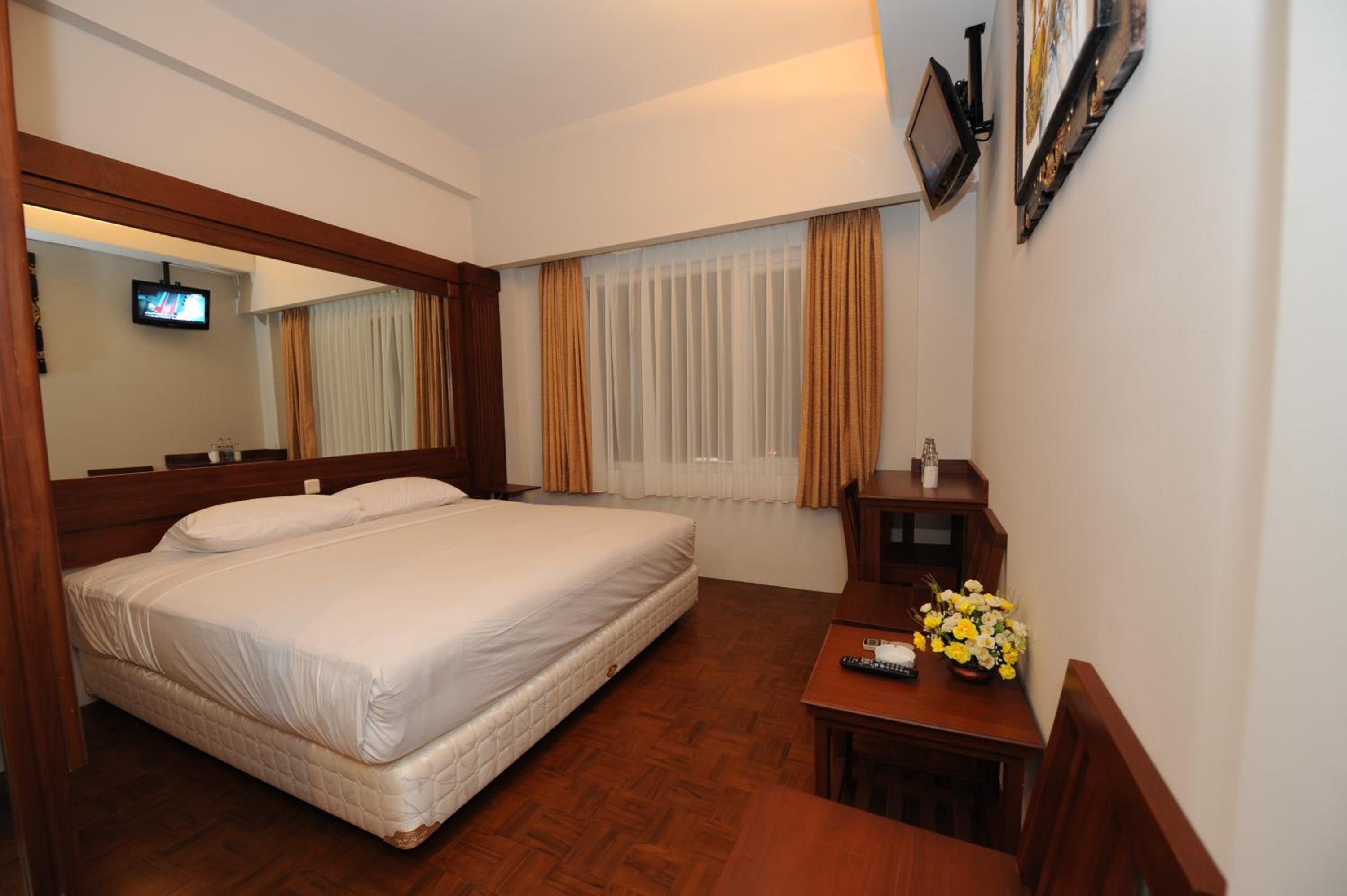 Deluxe, Double Bed