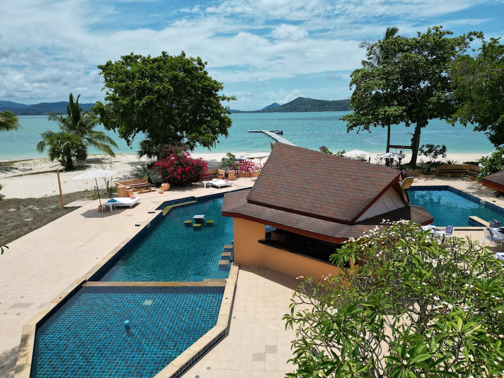 Cruiser Island Resort by Swiss-Belhotel 90/95