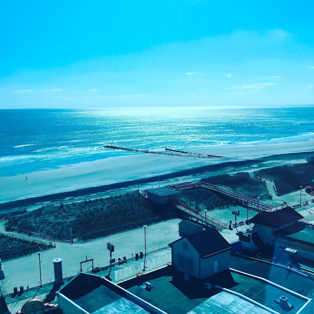 Boardwalk Resorts at Atlantic Palace 30/34