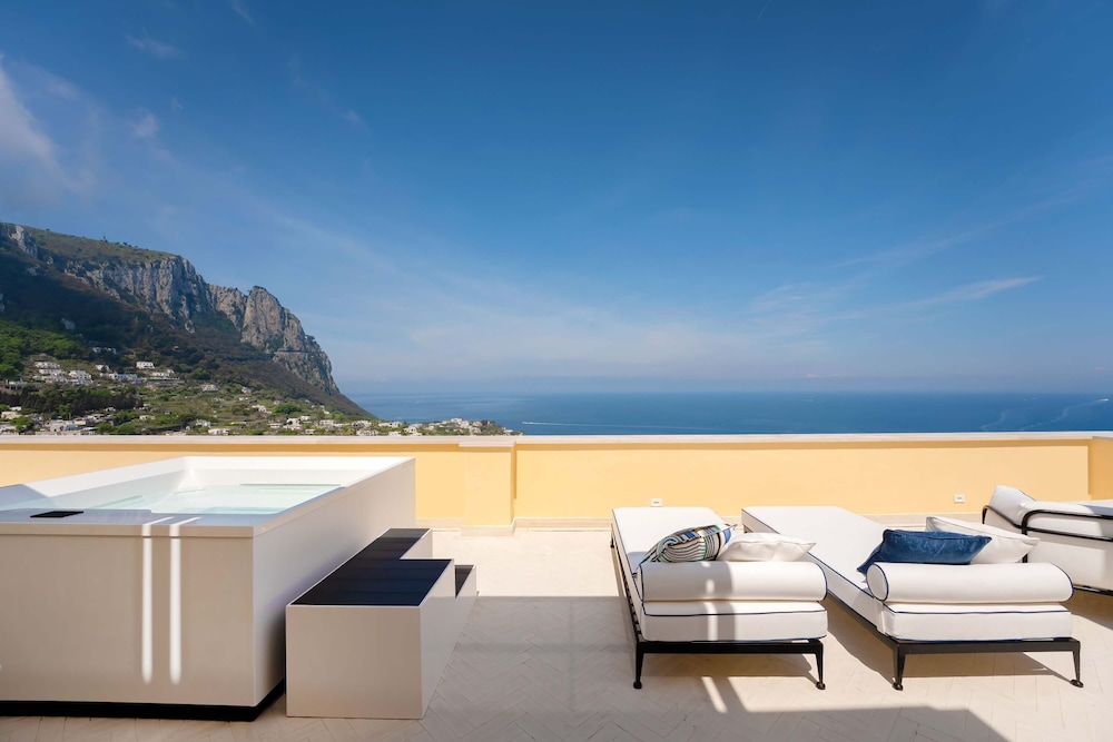 Palazzo M Capri 39/50