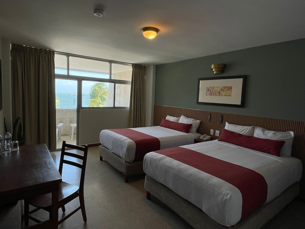 ROYAL, 2 DOUBLE BEDS