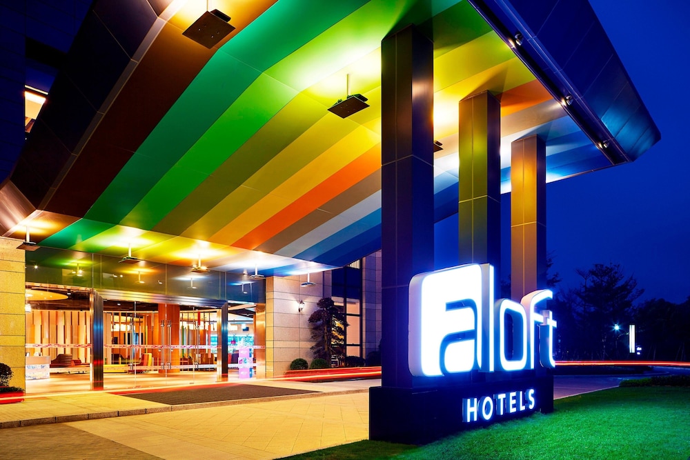 Aloft Dongguan Dynamic Town 5/48