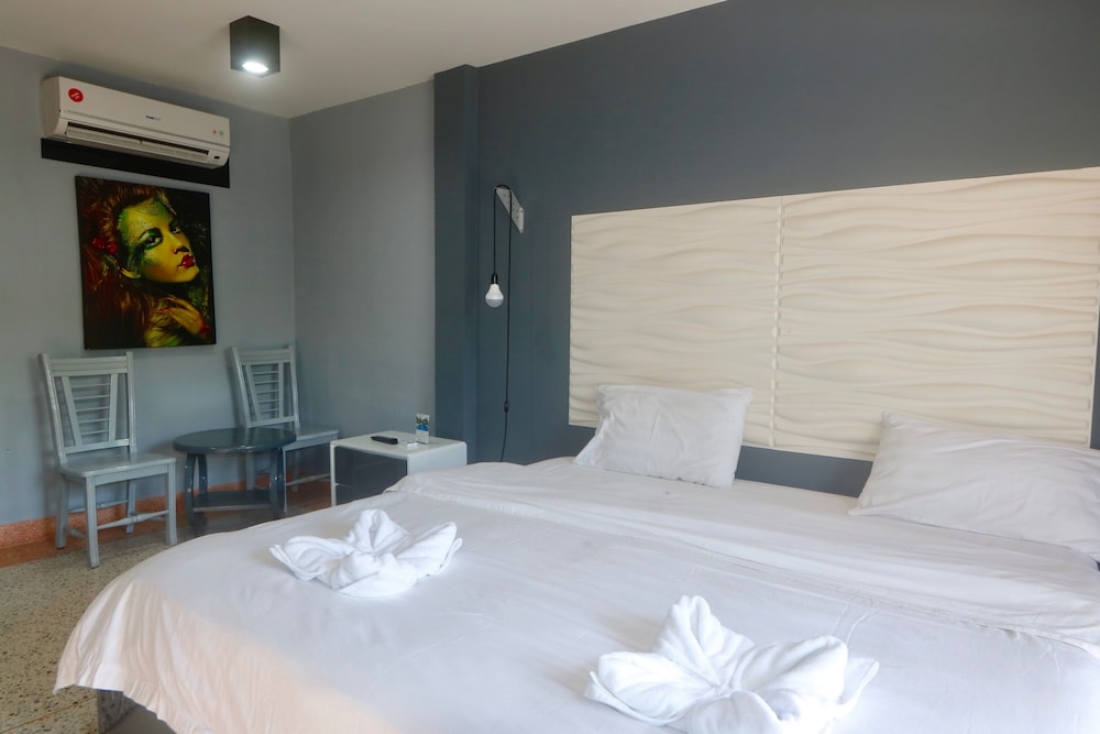 Momento Resort 33/78