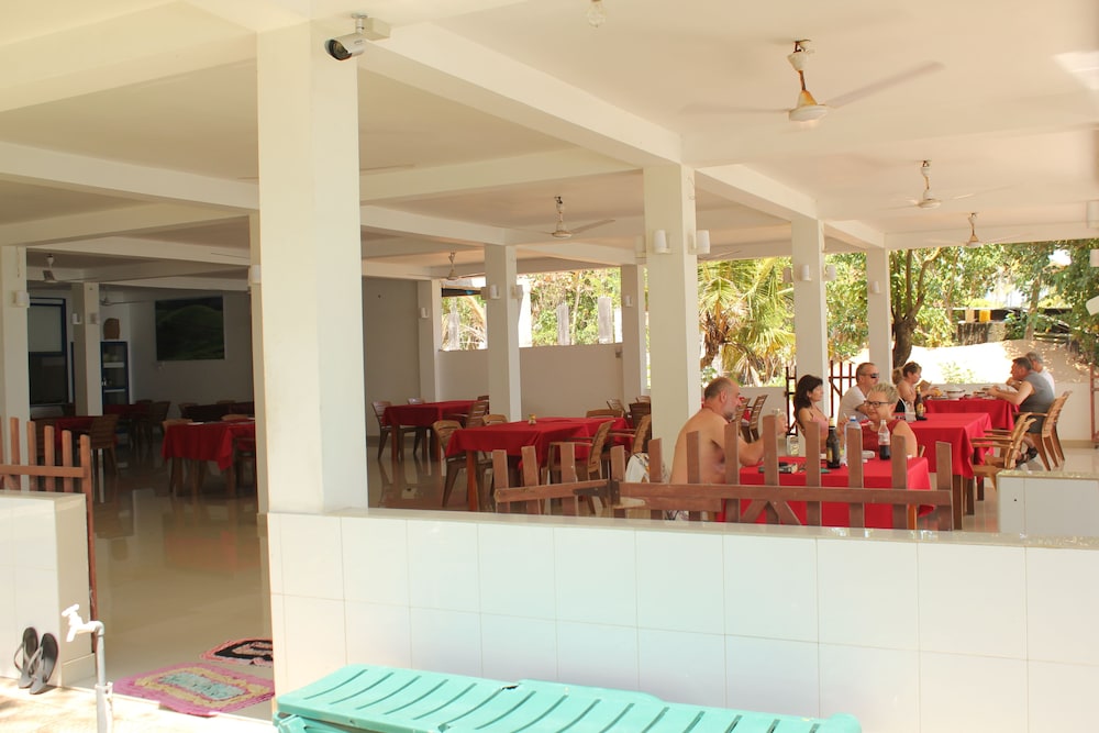 Paradise Beach Resort 24/50