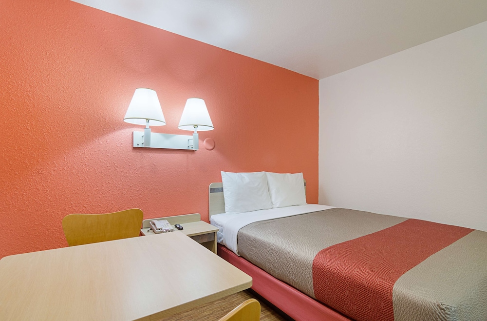 Motel6 Topeka, KS - Northwest 15/54