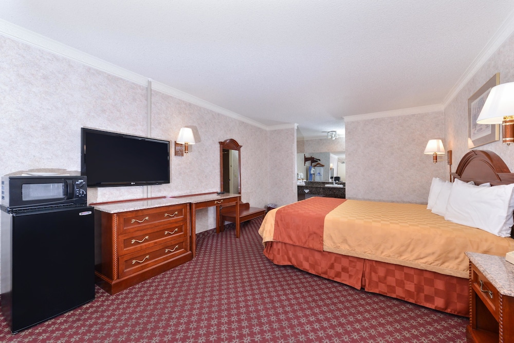 Americas Best Value Inn & Suites Fontana 16/22