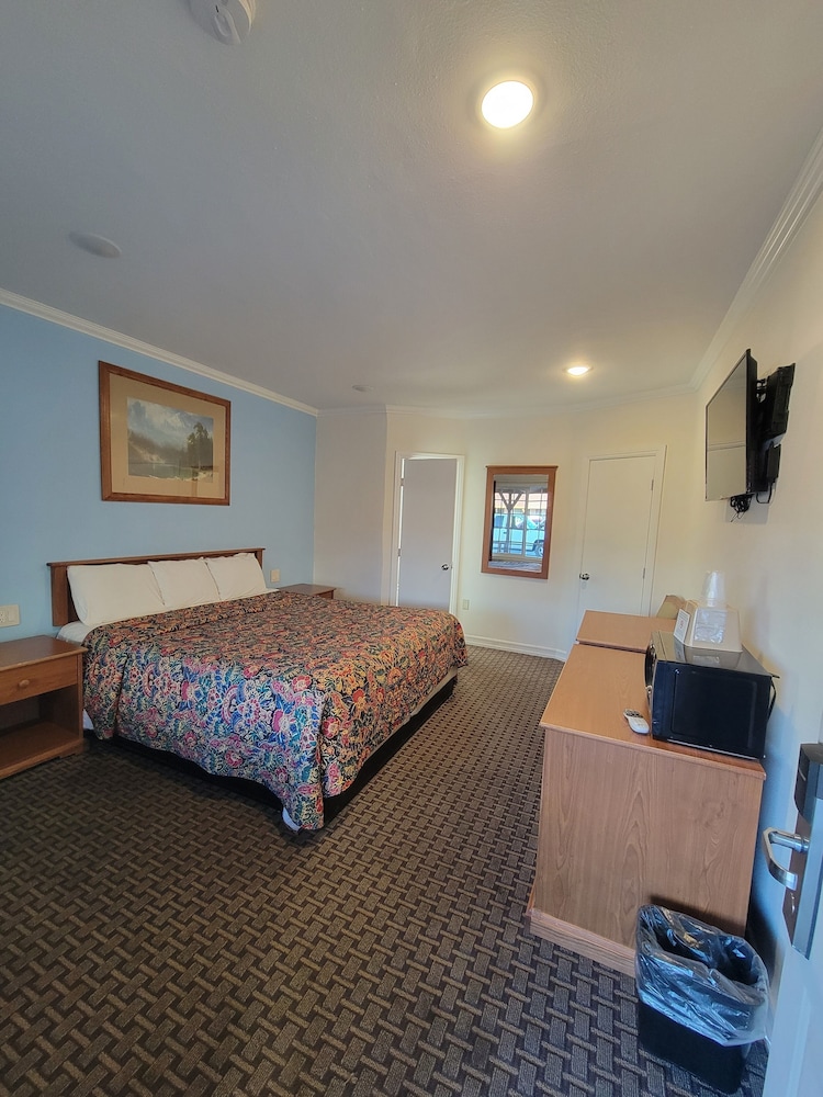 Townhouse Motel 17/57