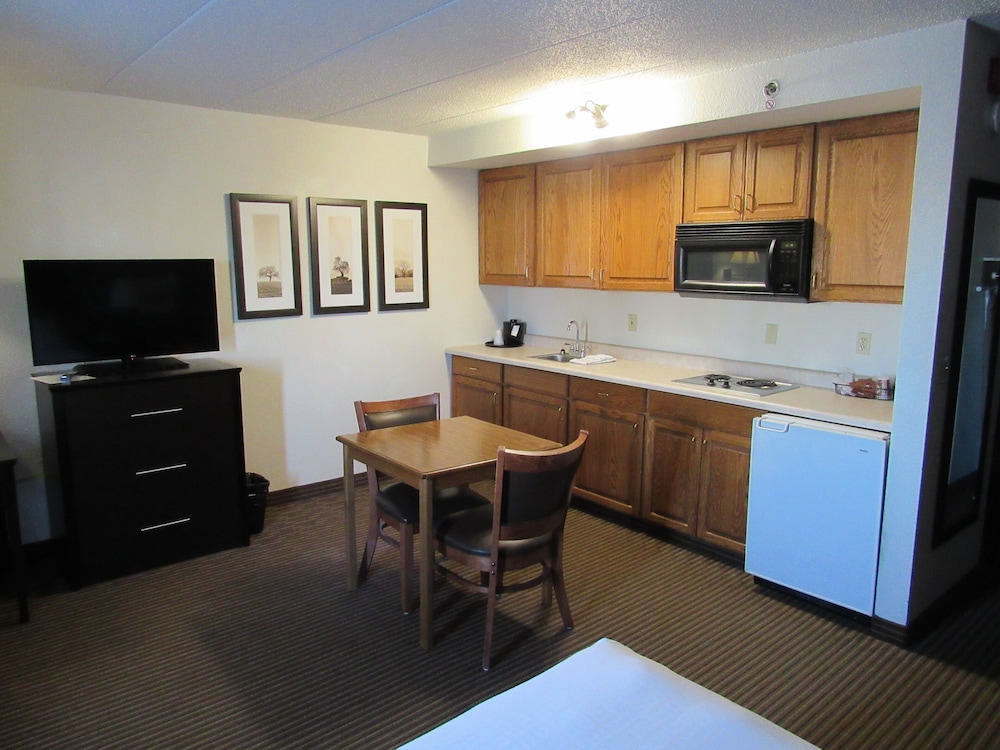 Americinn By Wyndham Menominee 35/40