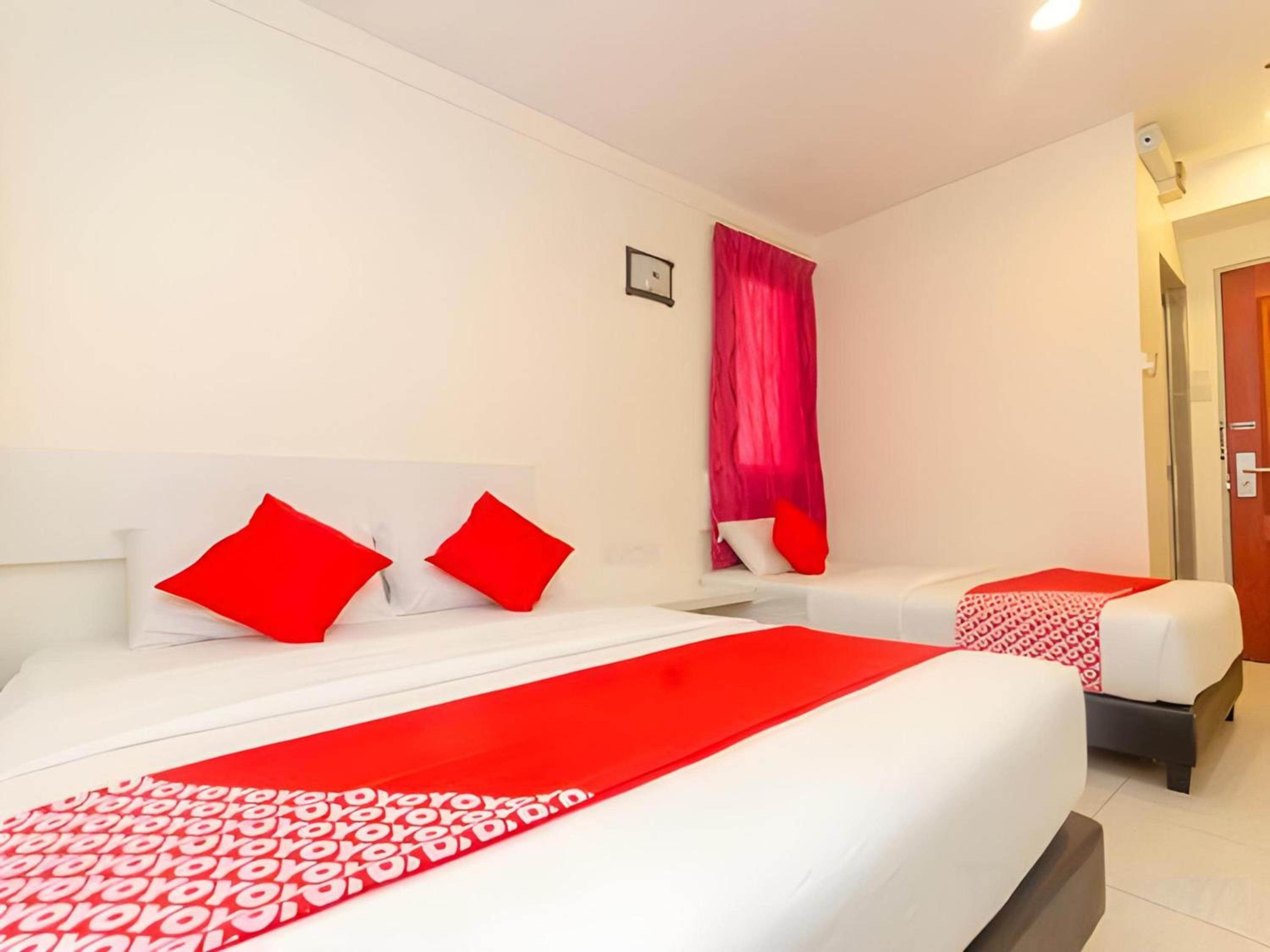 DELUXE, DOUBLE BED