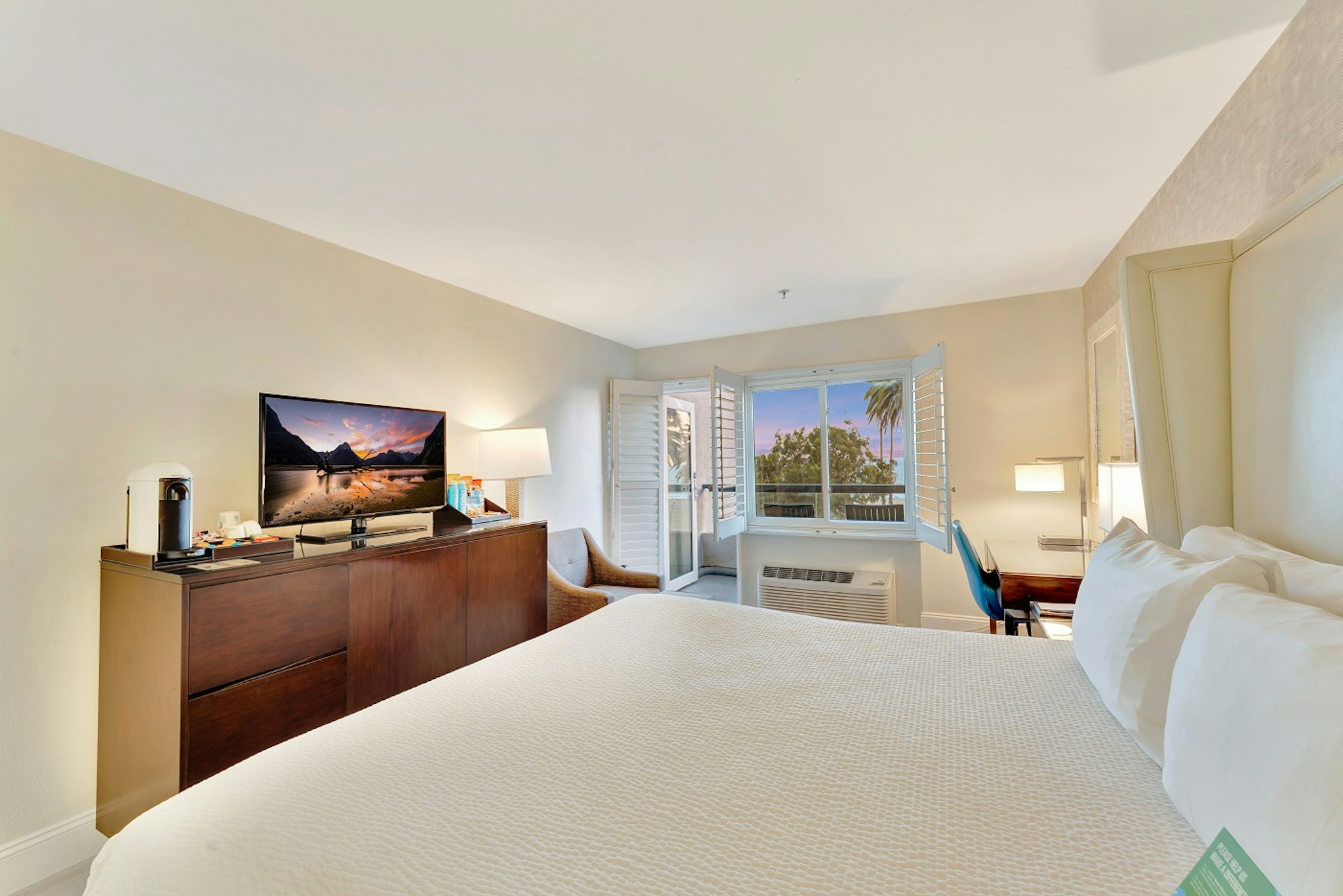 Ocean View Hotel 28/70