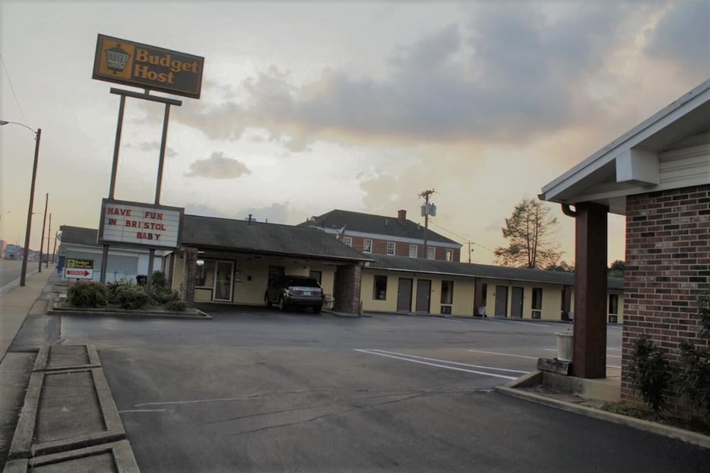 Budget Host Inn 18/24