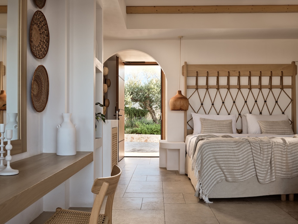 FAMILY SUITE, SEA VIEW, PRIVATE POOL