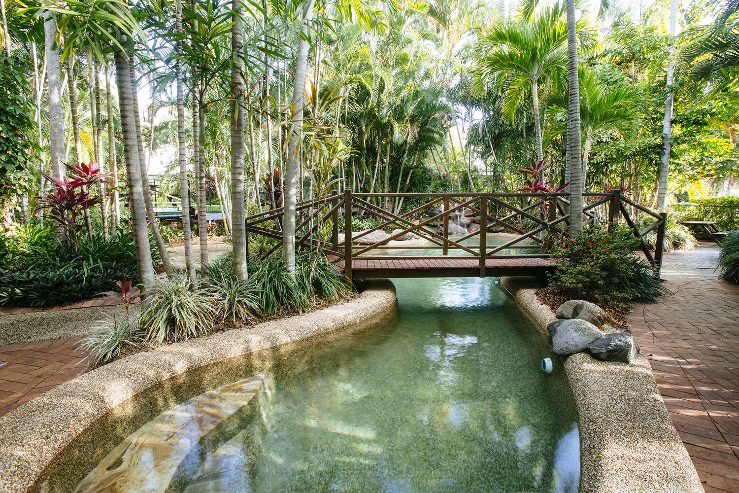 City Oasis Inn Townsville SureStay Collection by BW 24/39