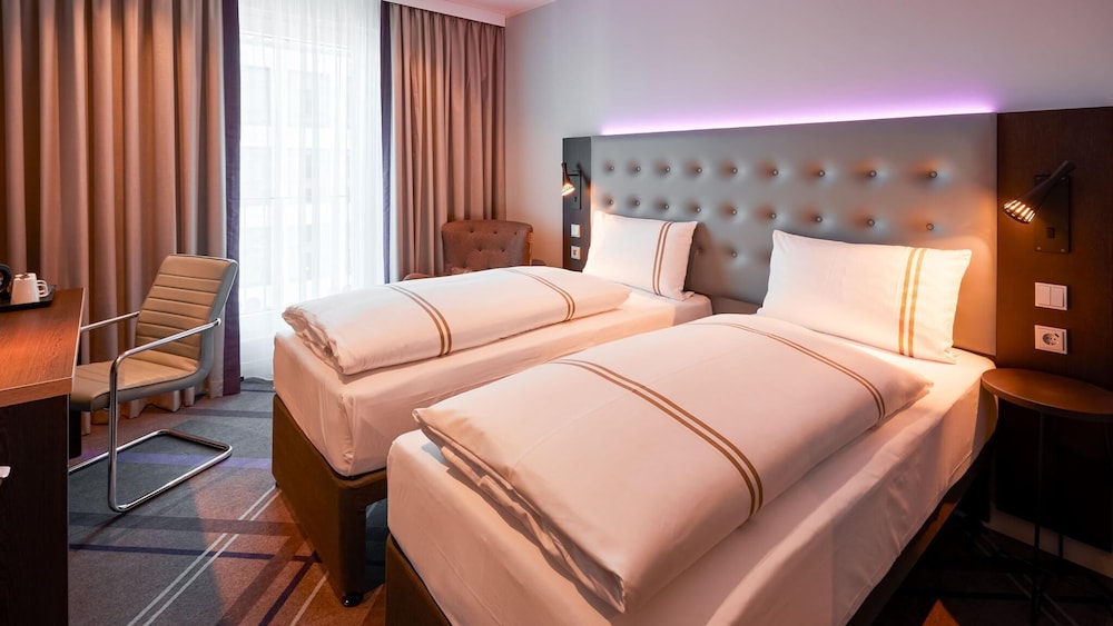 Room, Double or Twin Bed