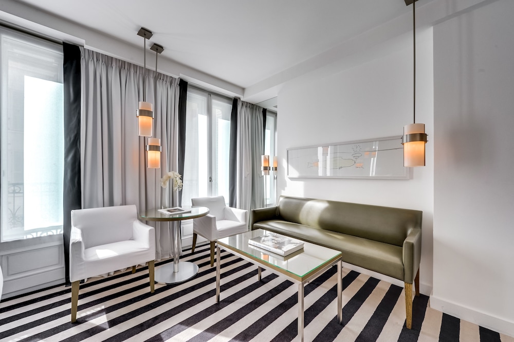 Le A Hotel 28/40