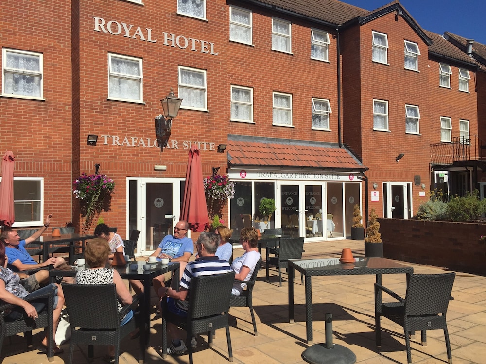 Royal Hotel 25/38