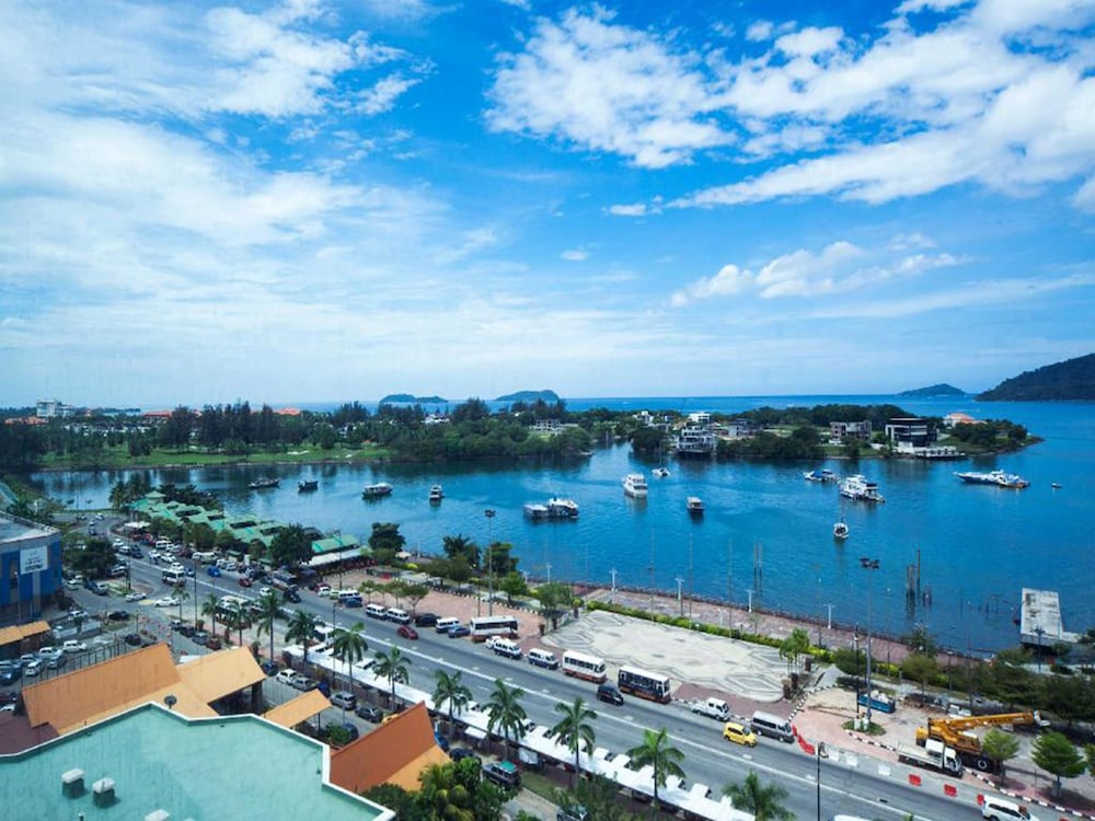 Promenade Hotel Kota Kinabalu 3/67