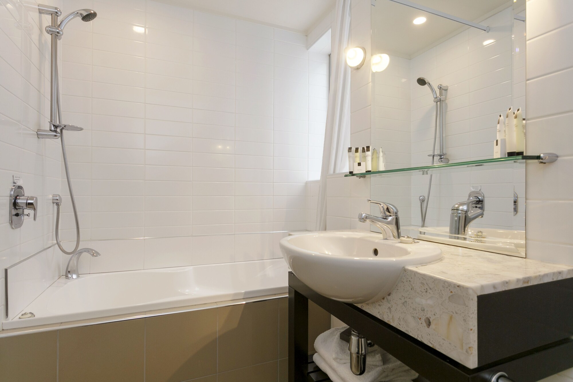 1 Bedroom, Apartment, King Bed, Pool Side, Sofa 7/9