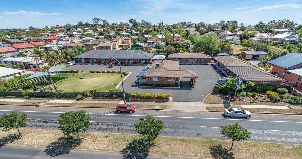 Cadman Motor Inn Tamworth 33/37