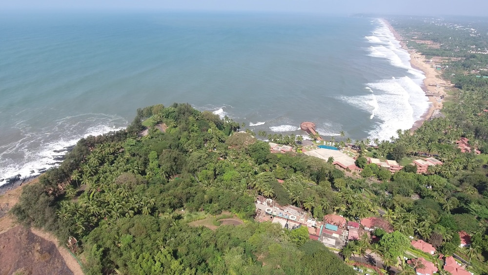 D'souza's Holiday Homes 16/19