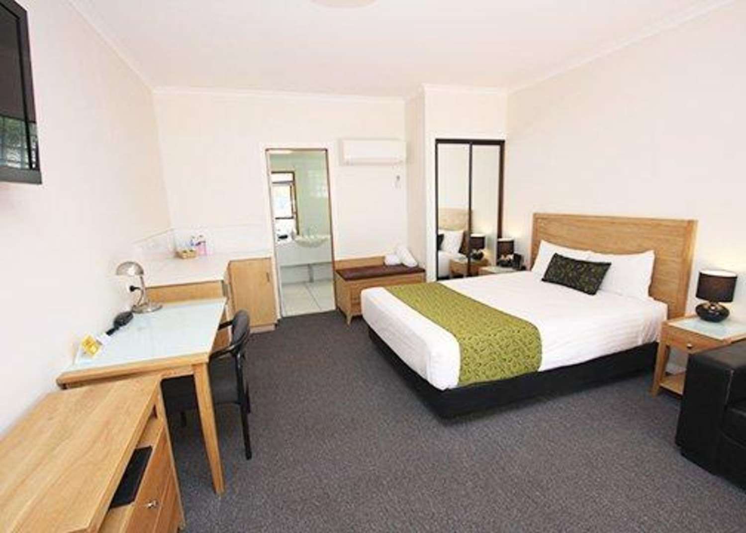 Room, Queen Bed