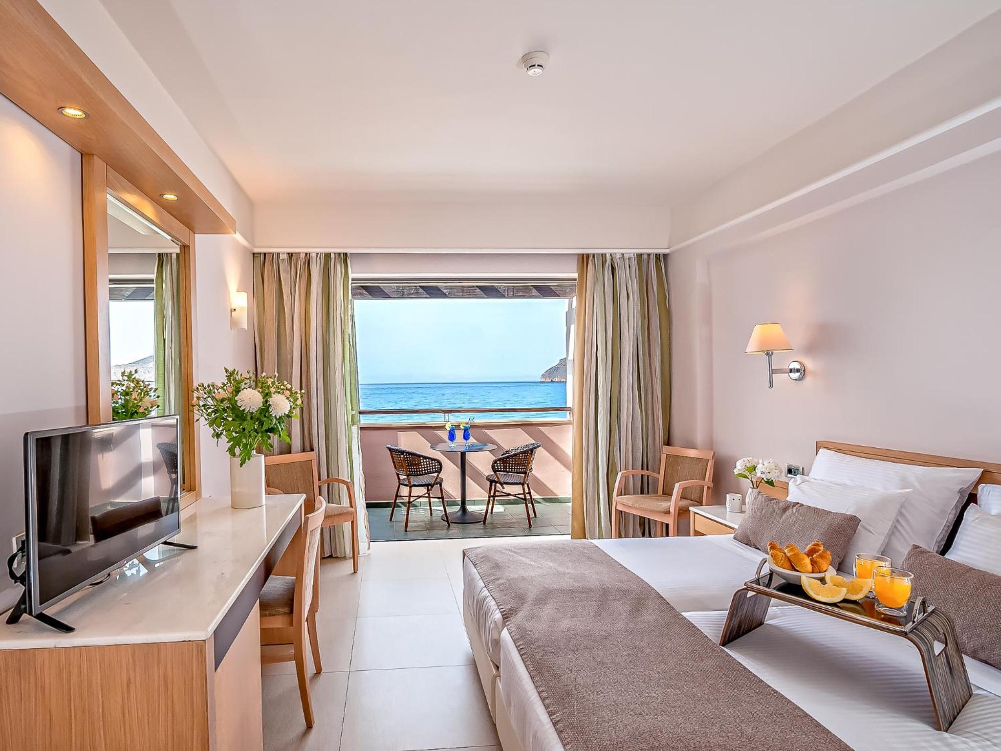 غرفة بسرير مزدوج بإطلالة على البحر، Porto Platanias Beach Resort & Spa 2/10