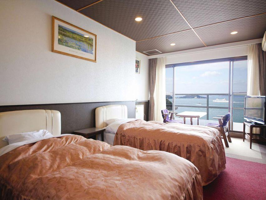 Room, Twin Beds
