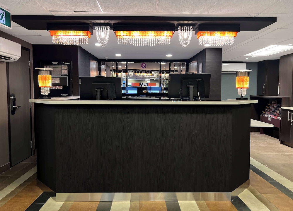 Coast Calgary Downtown Hotel and Suites by APA 8/61