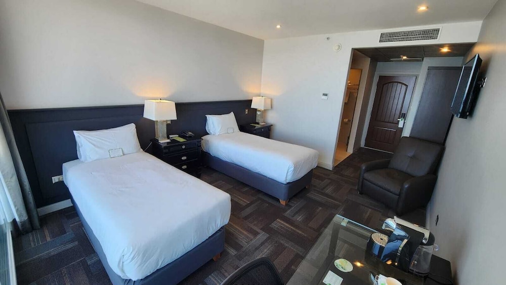 Deluxe, 2 Double Beds, Ocean Front