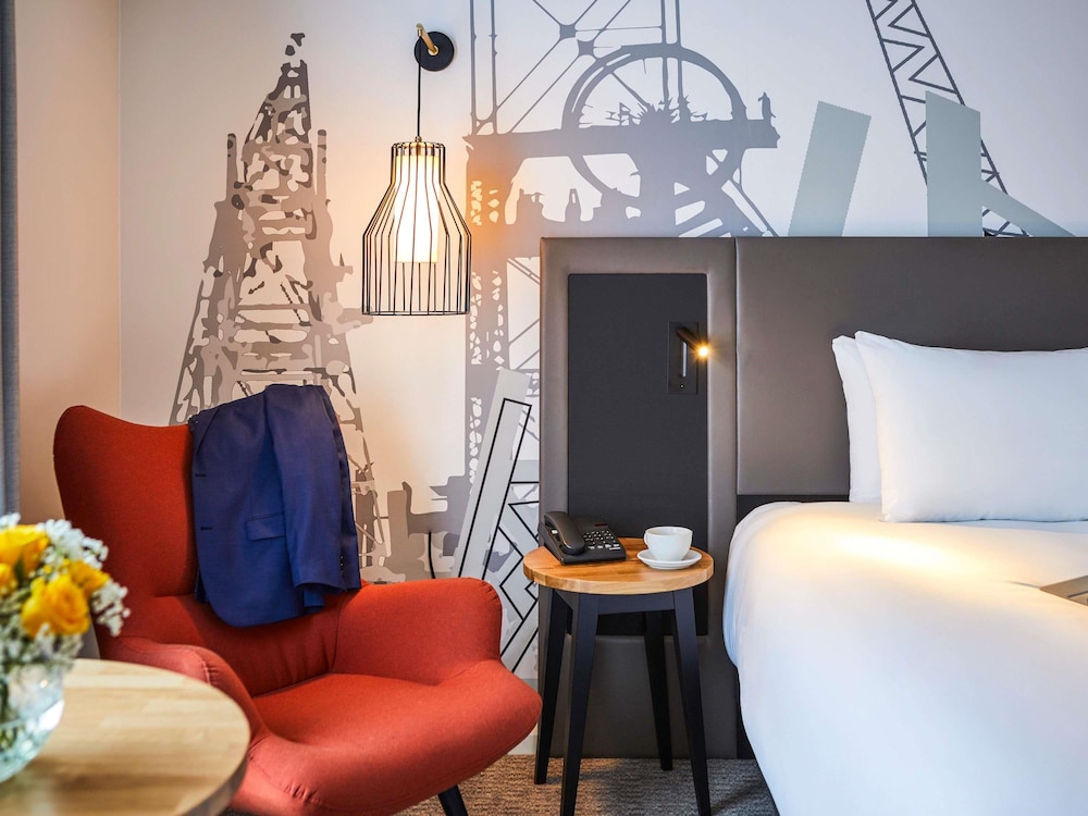 Mercure Cardiff North Hotel 27/50