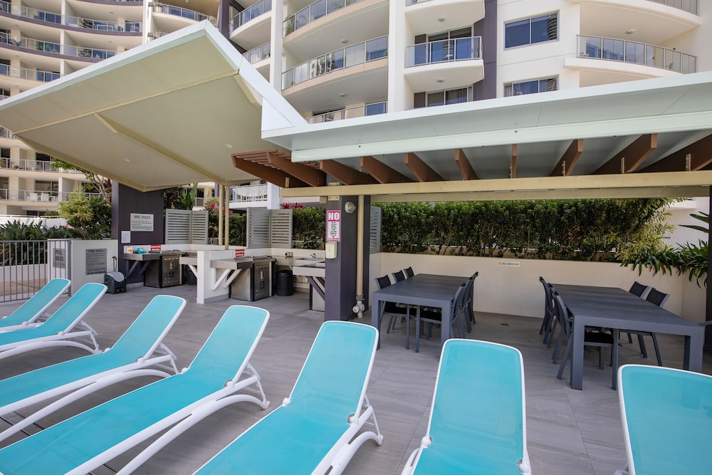 Trilogy Surfers Paradise 28/50