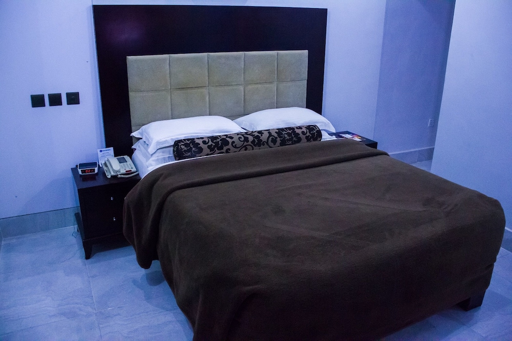 Best Western Starfire Hotel 18/75
