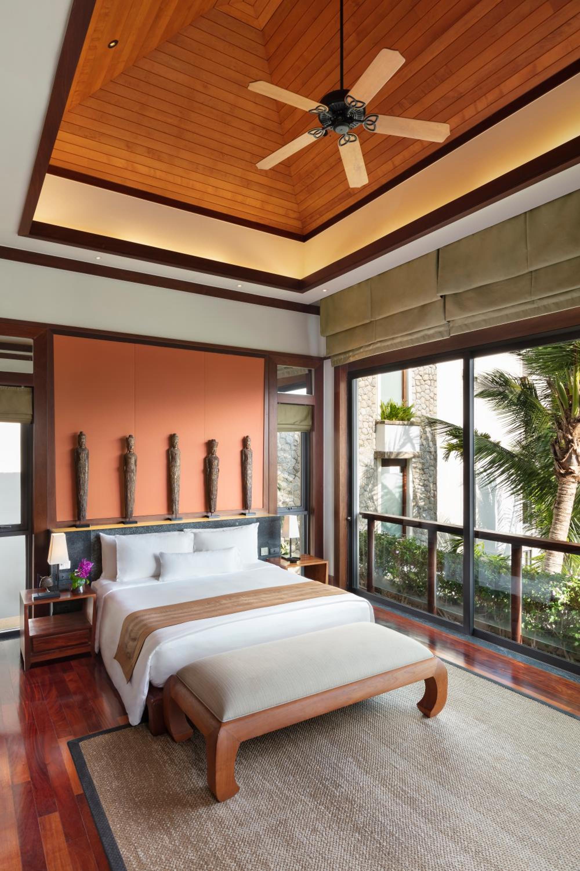 2 Bedrooms, Pool, Penthouse, Suite, King and Queen Bed