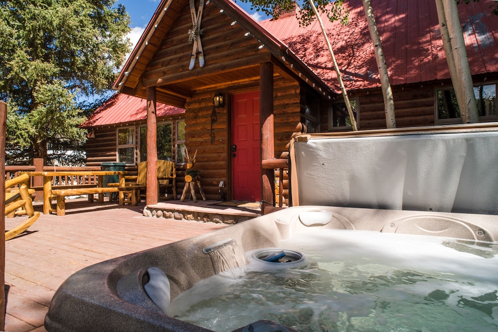 Alpine Village Suites 19/50